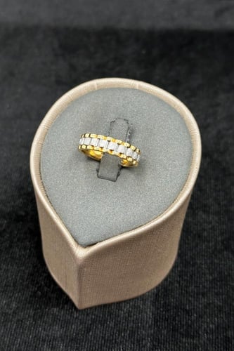 دبلة ذهب صافي ايطالي عيار 21 وزن 2.8 الى 3.1 جرام