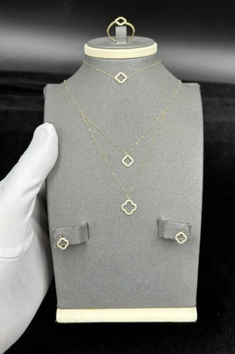 طقم دورين دورة مفرغ ذهب تصميم الماس عيار 18 وزن من...