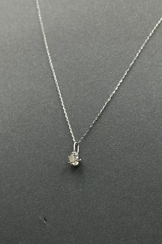 عقد الماس وزن الذهب : 1.16 جرام وزن الألماس : 0.30...