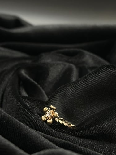 خاتم ذهب الماس بتصميم الوردة الفخم