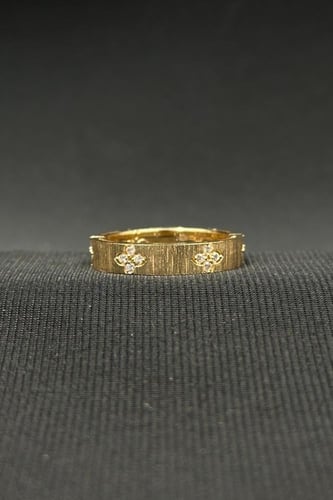 دبلة وردة ذهب تصميم الماس عيار 18 وزن من 3 الى 3.1...