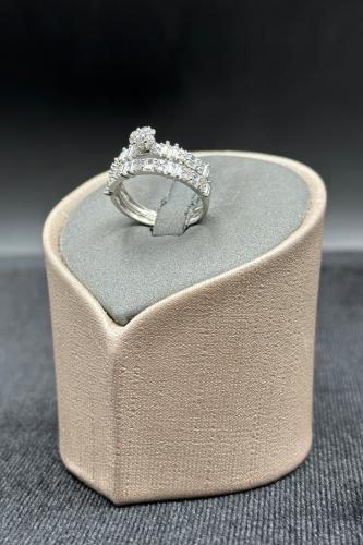 دبلة توينز ذهب ابيض تصميم الماس عيار 18 وزن 3.5 جر...