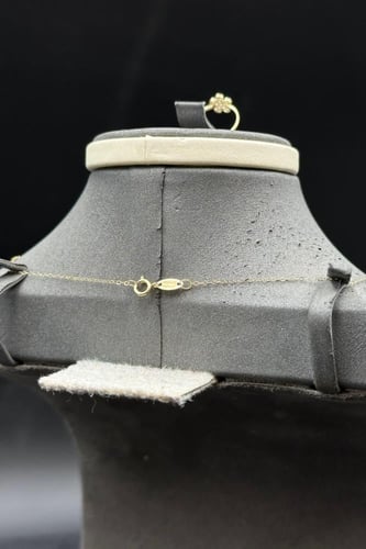 طقم اطفال وردة ذهب تصميم الماس عيار 18 وزن 1.8 جرا...