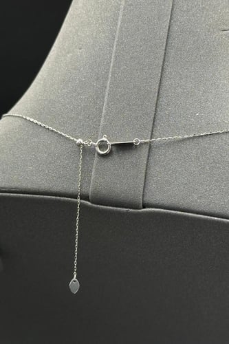 عقد الماس وزن الذهب : 1.16 جرام وزن الألماس : 0.30...