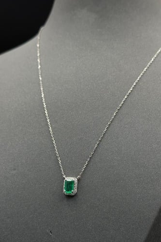 عقد الماس وزن الذهب : 1.83 جرام وزن الألماس : 0.14...