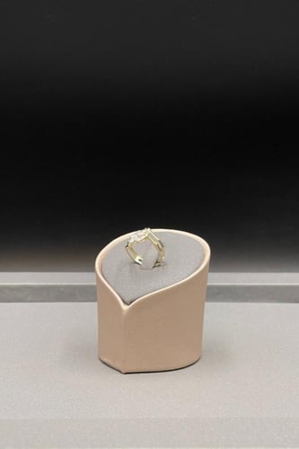 خاتم ذهب عيار 18 تصميم دمعة الماس وزن من 1.6 الى 1...