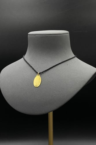 سبيكة ذهب وزن 2.5 جرام عيار 24 شكل بيضاوي مع عروه