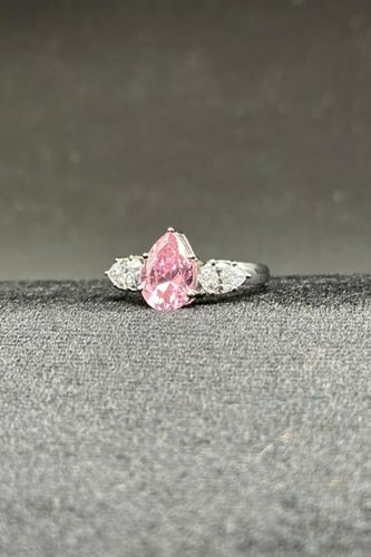 خاتم ذهب ابيض عيار 18 تصميم فص وردي وزن من 1.8 الى...