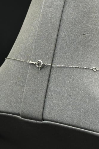 عقد الماس وزن الذهب : 1.1 جرام وزن الألماس : 0.10...