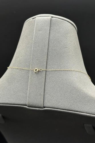 سلسال ذهب عيار ١٨ مثلث تصميم الماس وزن 0.4 جرام