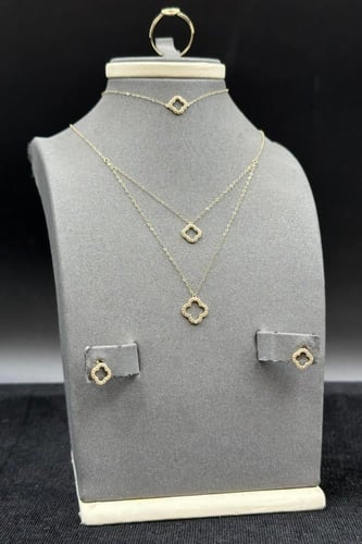 طقم دورين دورة مفرغ ذهب تصميم الماس عيار 18 وزن من...