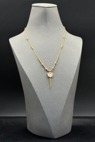 عقد وردة ذهب تصميم هندي عيار 21 وزن 5.7 جرام