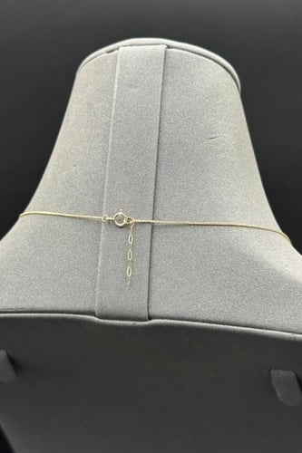 سلسلة ذهب عيار 18 وردة مع صدف ملون وزن من 1.1 الى...