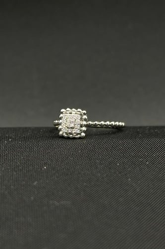 خاتم الماس وزن الذهب : 2.38 جرام وزن الألماس : 0.1...