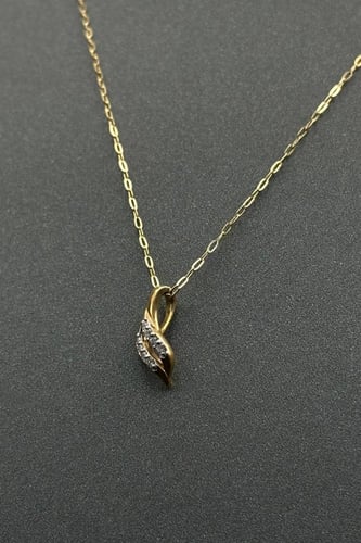 عقد الماس وزن الذهب : 0.83 جرام وزن الألماس : 0.08...