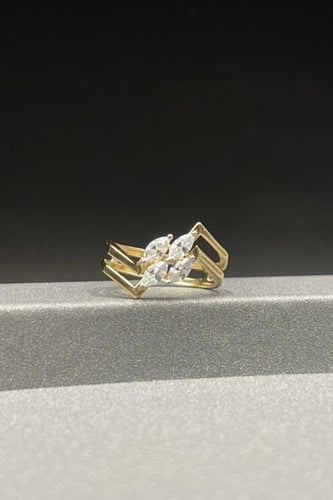 خاتم ذهب عيار 18 تصميم دمعة الماس وزن من 1.6 الى 1...