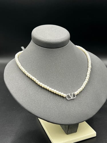 عقد ذهب ابيض مع لولو تصميم رقم2