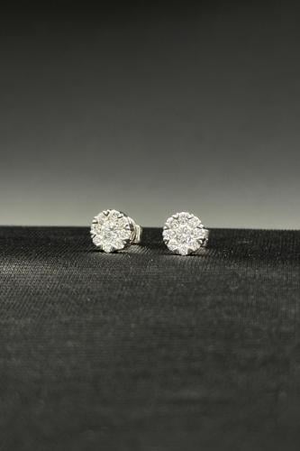 حلق الماس وزن الذهب : 1.39 جرام وزن الألماس : 0.48...