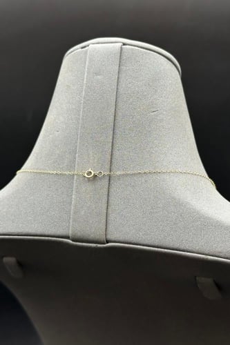 عقد ذهب عيار 18 مثلث تصميم الماس وزن من 0.7 الى 0....