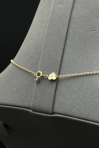 سلسال ذهب عيار 18 وردة تصميم الماس وزن 6.4 الى 6.5...