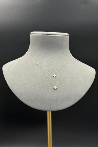 عقد وردة دورين ذهب تصميم الماس عيار 18 وزن من 0.9...