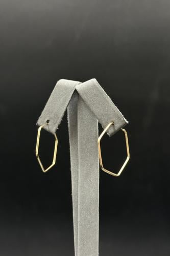 حلق سداسي الشكل ذهب صافي عيار 18 وزن 0.9 جرام