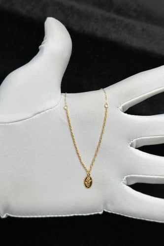 عقد مجدول مع وردة ذهب صافي عيار 21 وزن من 0.5 الى...