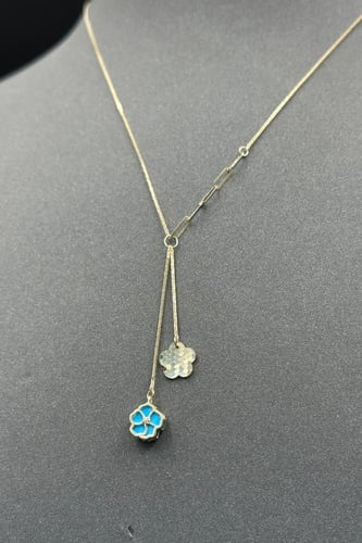 سلسال ذهب عيار 18 وردتين نازل مع صدف وزن من 1.3 ال...