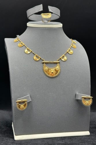 شبكة ذهب عيار 21 وزن 21.3 جرام