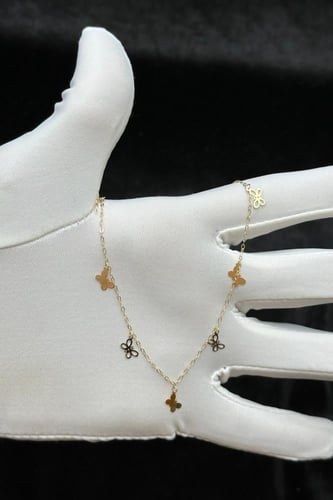 تشوكر ذهب عيار 18 بتصميم فراشة وزن من 1.1 الى 1.2...