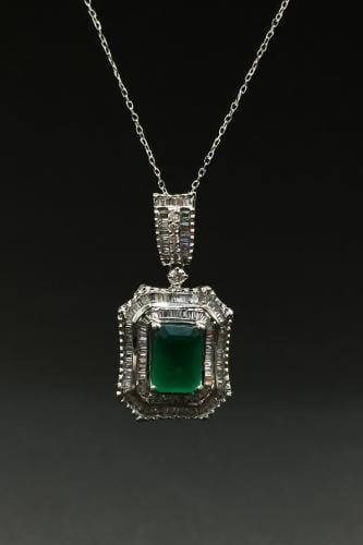 عقد الماس وزن الذهب : 4.29 جرام وزن الألماس : 0.61...