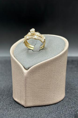 دبلة توينز ذهب مع باقيت تصميم الماس عيار 18 وزن 3....