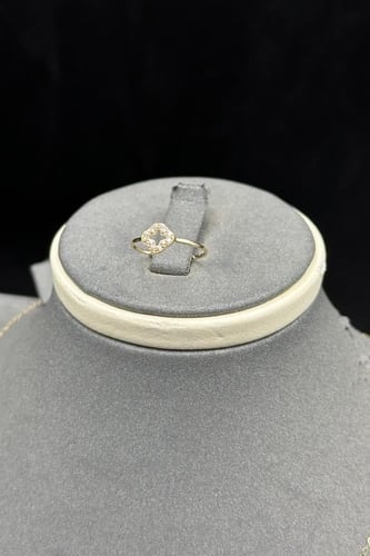 طقم اطفال وردات مفرغ ذهب تصميم الماس عيار 18 وزن م...