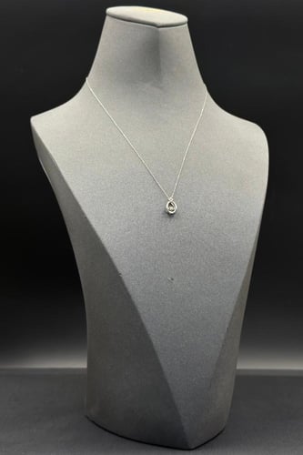 عقد الماس وزن الذهب : 1.1 جرام وزن الألماس : 0.10...