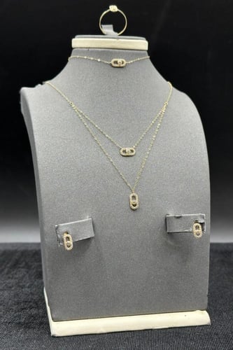 طقم دورين مستطيل ذهب تصميم الماس عيار 18 وزن 2.3 ج...