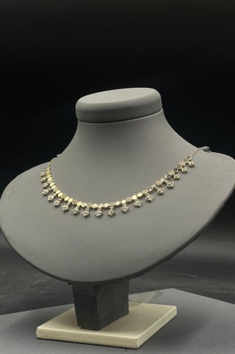 تشوكر الخليه مع معينات ذهب تصميم الماس