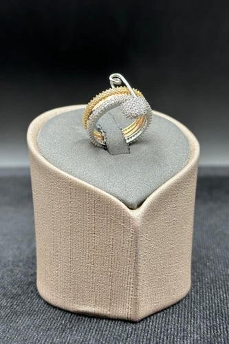 دبلة مشبك ذهب تصميم الماس عيار 18 وزن من 5.5 الى 5...