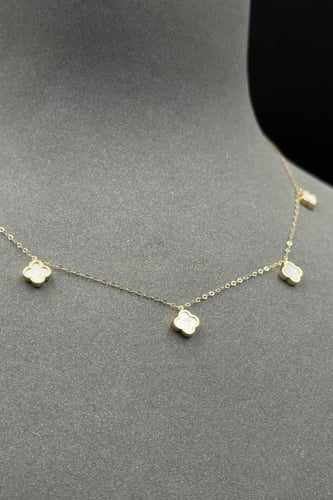 شوكر وردات ذهب مع صدف ابيض عيار 18 وزن 1.2 جرام