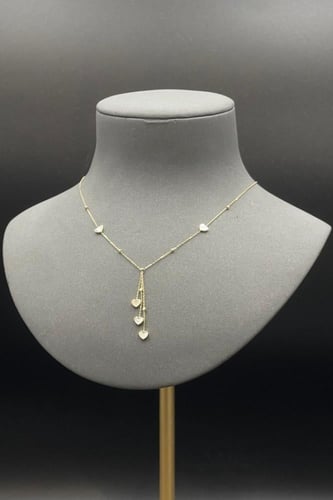 عقد قلب نازل ذهب مع صدف ابيض عيار 18 وزن 2.5 جرام