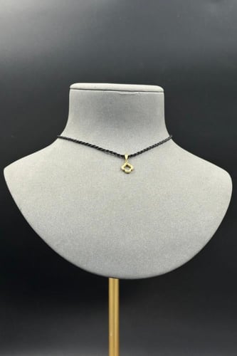 تعليقة اطفال وردة مفرغة ذهب صافي عيار 18 وزن 0.7 ج...