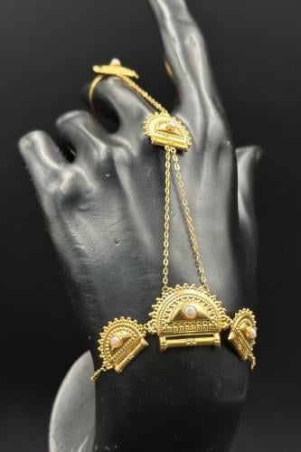 كف ذهب عيار 21 براشي بحريني مع صدف ابيض وزن من 6.5...