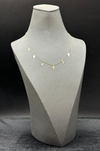 سلسال تشوكر ذهب عيار 18 بتصميم راقي وزن من 1.1 الى...