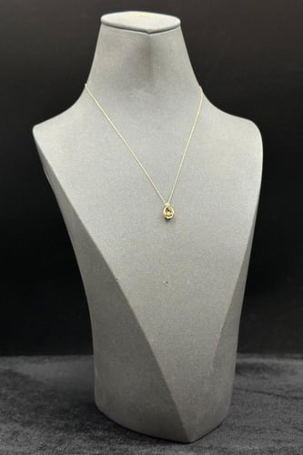 عقد الماس وزن الذهب : 1.08 جرام وزن الألماس : 0.10...