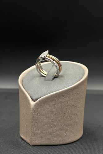 خاتم الماس ورقة الشجر وزن الذهب : 5.33 جرام وزن ال...