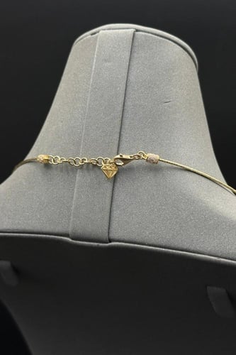 عقد مع اسوارة شكل معين ذهب ايطالي عيار 18 وزن 17.6...