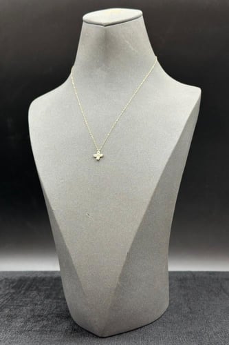 سلسال ذهب ناعم عيار 18 زهرة بتصميم الماس وزن 0.6 ج...