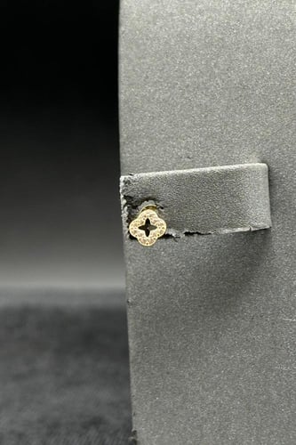 طقم اطفال وردات مفرغ ذهب تصميم الماس عيار 18 وزن م...