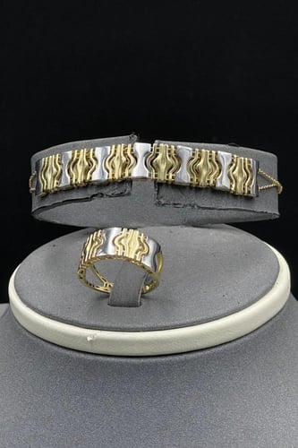 طقم ذهب ايطالي عيار 18 وزن 25.3 الى 25.4 جرام