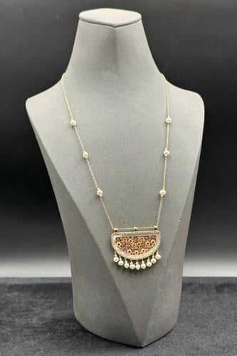 عقد اشناف ذهب عيار 18 مع لؤلؤ وزن 7.4 جرام