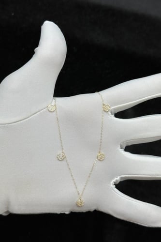 شوكر دوائر ذهب تصميم الماس عيار 18 وزن من 1.1 الى...